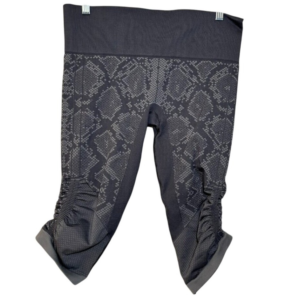 Lululemon In The Flow Ruched Crop Leggings Women's Size 10 Gray Snake Print